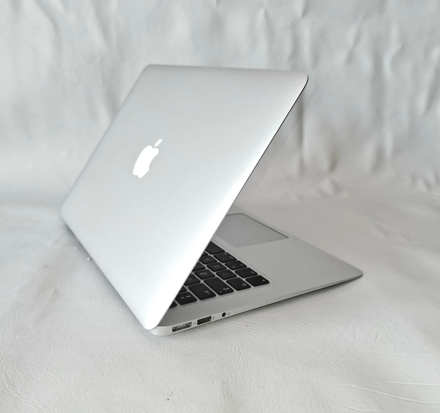 Macbook Pro A1466 i5 inch (2015) Refurbished