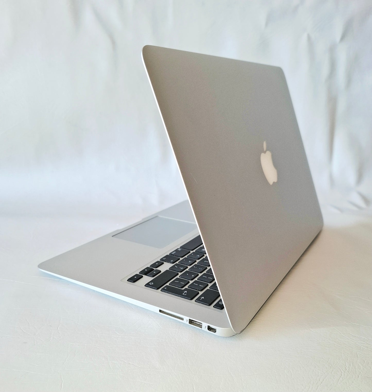 Macbook Pro A1466 i5 inch (2015) Refurbished