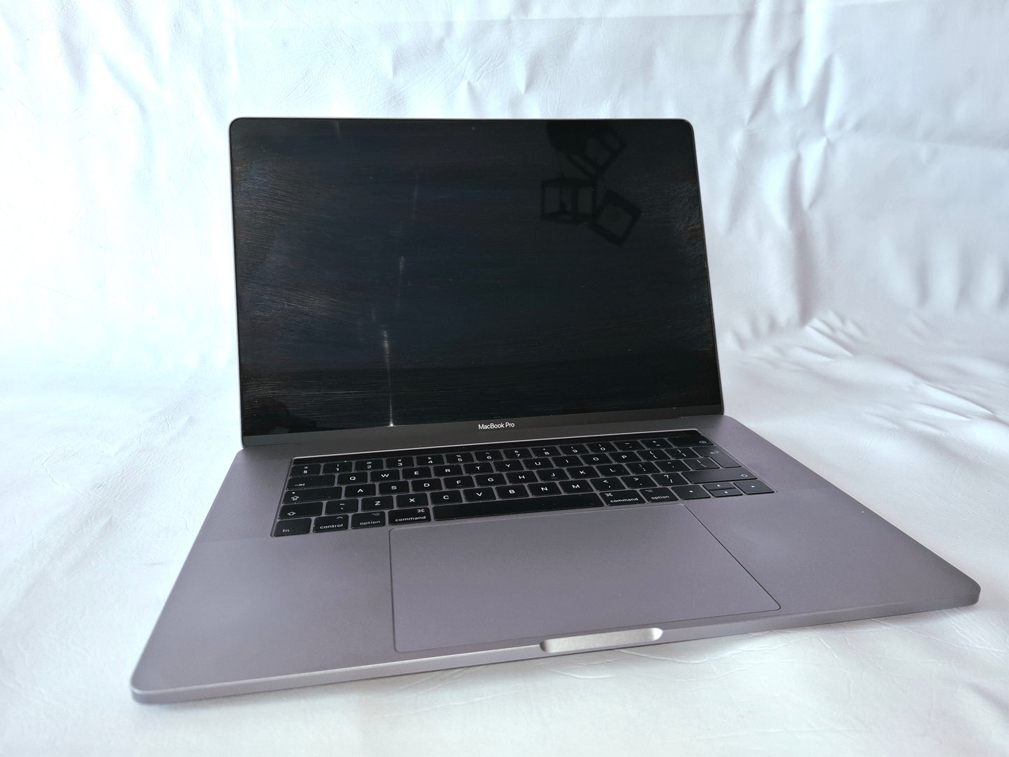 Apple Macbook Pro 15 inch A1707 2017 (Refurbished)